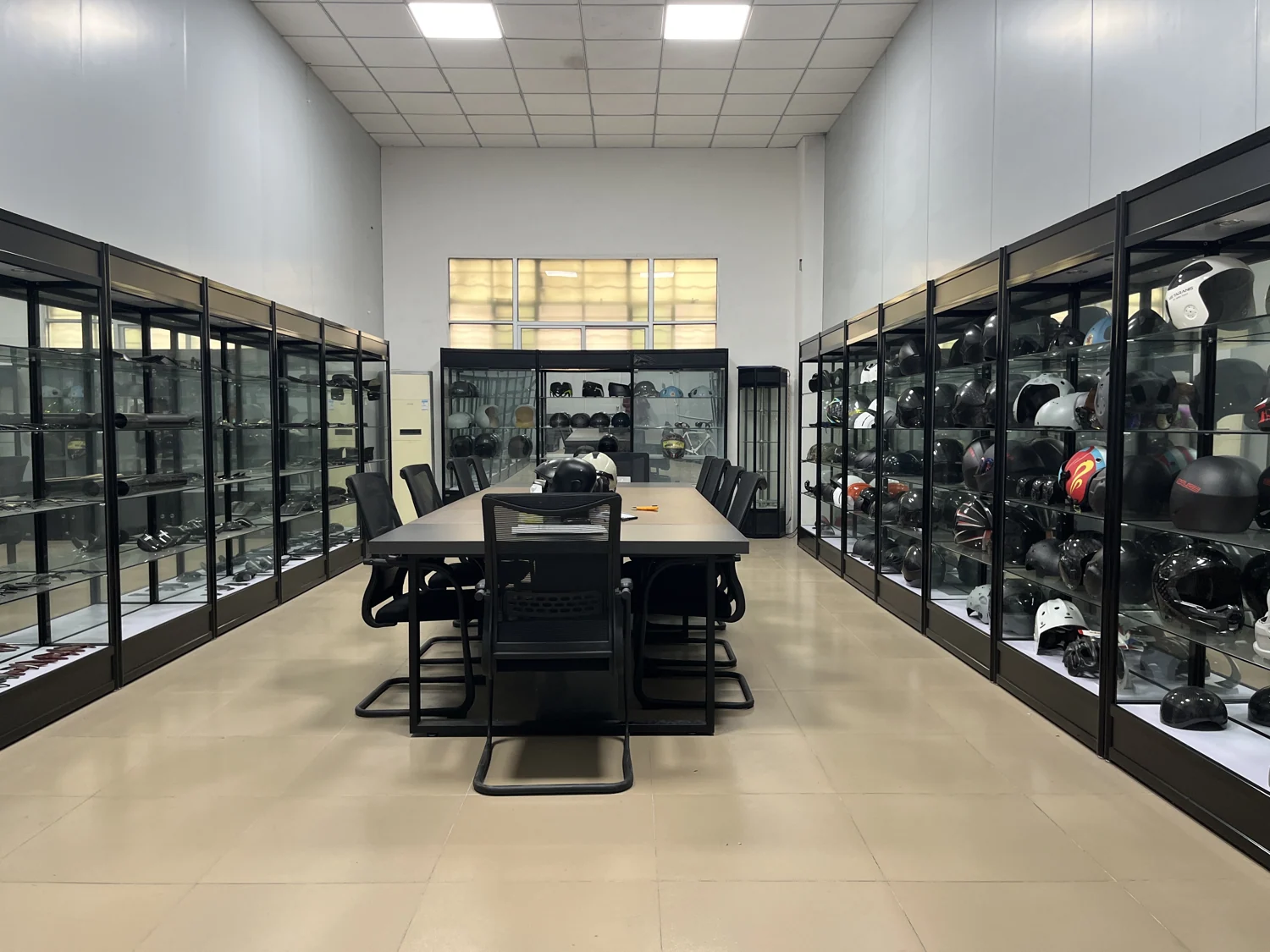 JOHHAR carbon fiber helmet and component showroom display