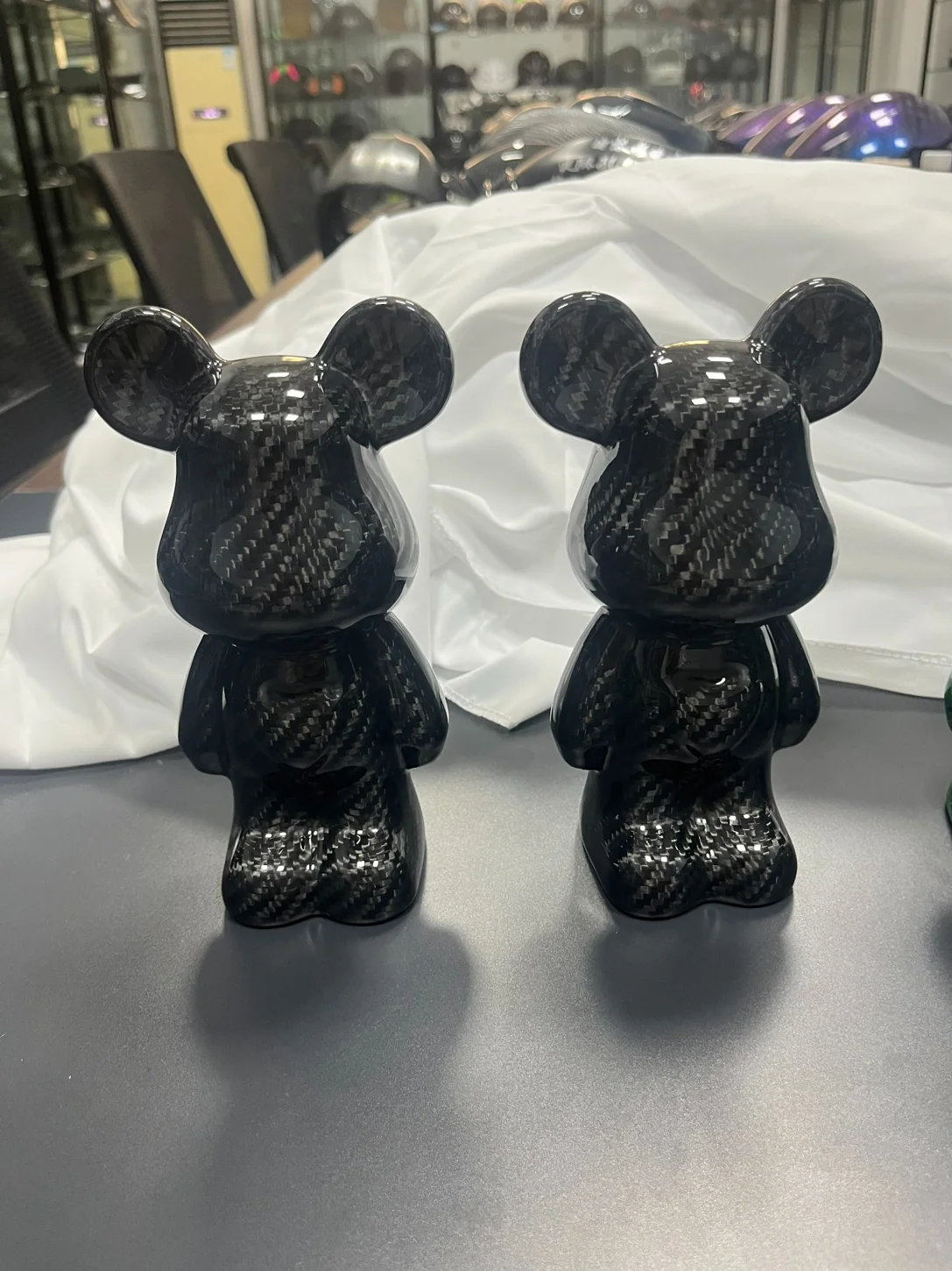 Custom carbon fiber decorative figures